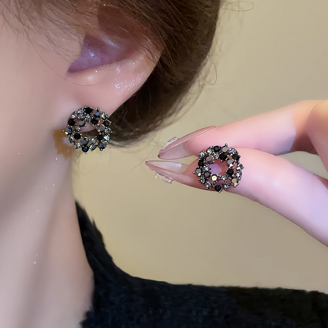 우아한 블랙 플라워 귀걸이 여성용 세련된 데일리 포인트 이어링