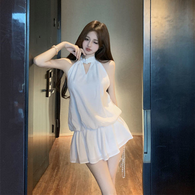小黑裙 短袖連衣裙 短袖洋裝 仙女裙 黑色洋装 法式洋装 晚禮服 赫本風掛脖連衣裙女夏季性感收腰a字裙黑色短裙, 白色,S