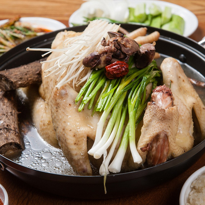 영양 가득 능이 닭백숙 1.6kg, 1개