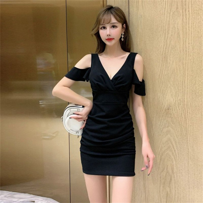 TKX 여성 오프숄더 브이넥 슬림핏 미니 원피스 파티룩 세련된 연말모임 하객룩