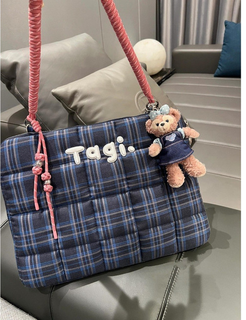 Tagi. 編織小枕頭電腦包 刺繡手提單肩包 防摔防震收納袋