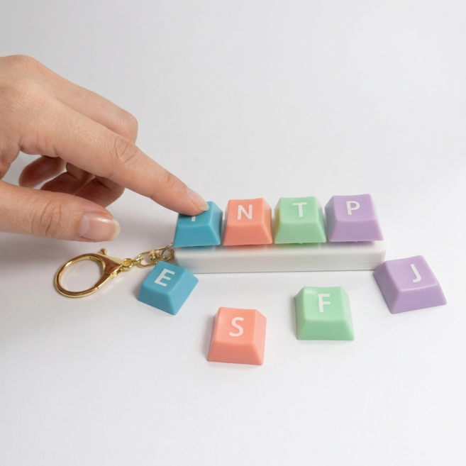 나만의 성격 유형 맞춤형 MBTI 키보드 키링 에어팟 가방 장식 포인트 액세서리, 1개, 혼합 파스텔
