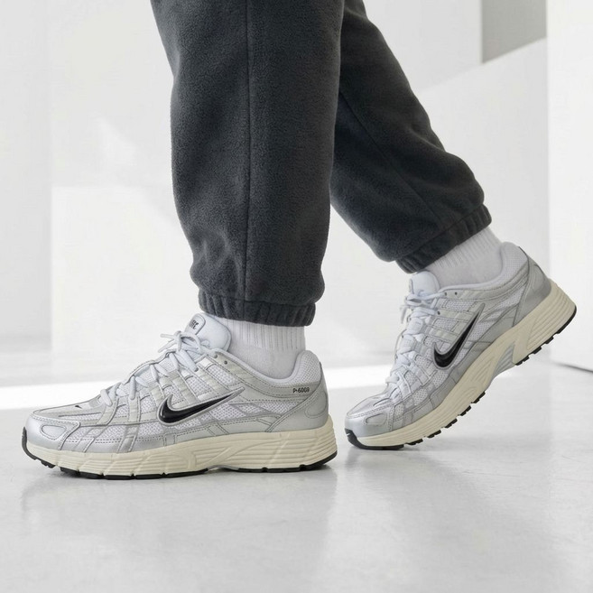 나이키 P6000 남성 운동화 메탈릭 실버 발볼넓은 러닝화 신발주머니증정