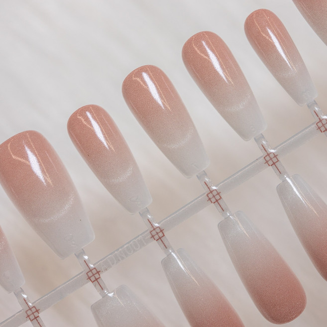 셀프 자석 네일팁 붙이는 네일, 30개, C66. 자석 프렌치 네일팁 (그라데이션-롱코핀)