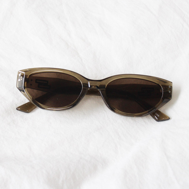 오벌형 캣츠아이 긱시크 뿔테 선글라스 UV400