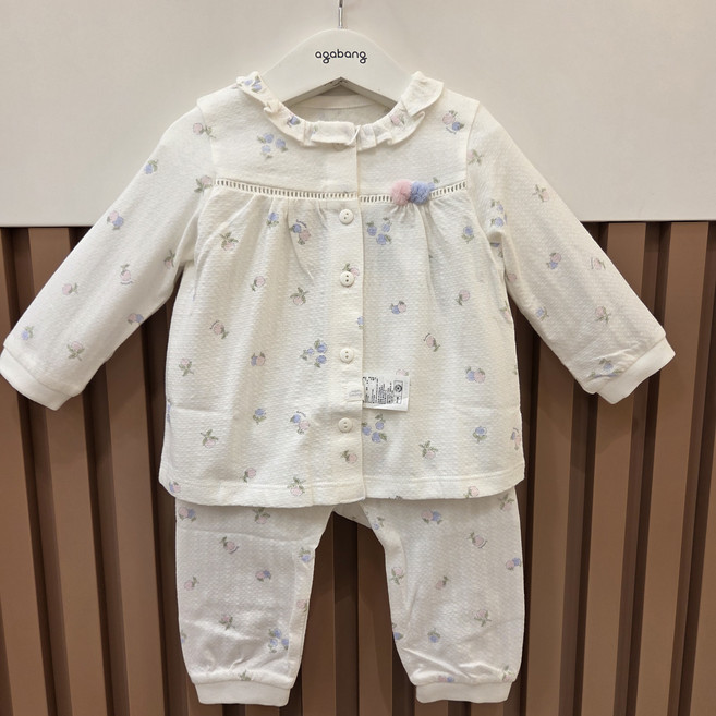 아가방 초특가세일~~봄 느낌 물씬~ 사랑스러운 봄 내의~/ 외출복 스러운 러블리 내복 실내복~/ 부들부들 부드러운 원단~/신생아~100일~아이에게 추천~