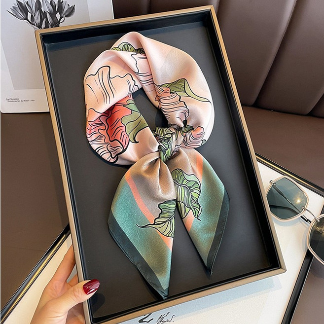 로튼 68x68 SILK 실크 100% 스카프 쁘띠 미니 여성 고급 간절기 데일리