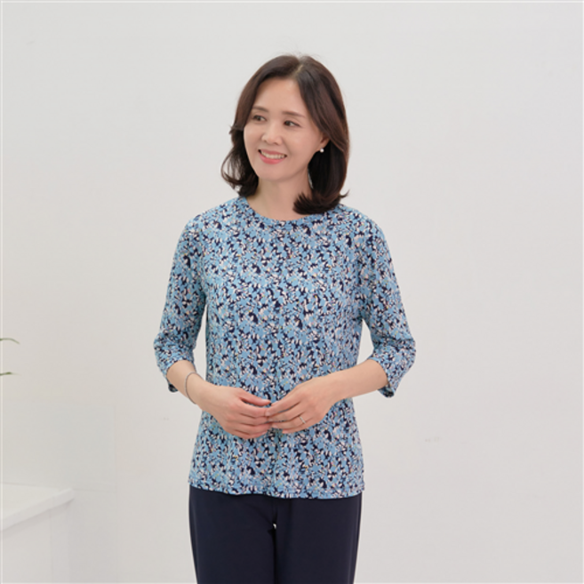 엄마옷마드레 뮤즈라운드셔츠 꽃무늬 화사한 7부 국내생산 4060 빅사이즈