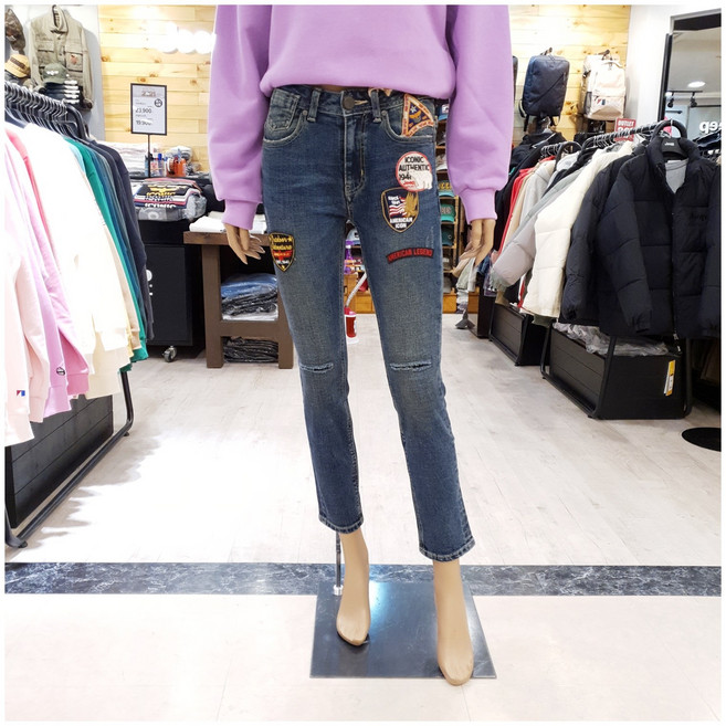 지프 [NC불광점]*단독!! 초특가 65% 할인* 슬림한 핏의 빈티지하고 개성있는 남여공용 와펜장식 데님팬츠!!