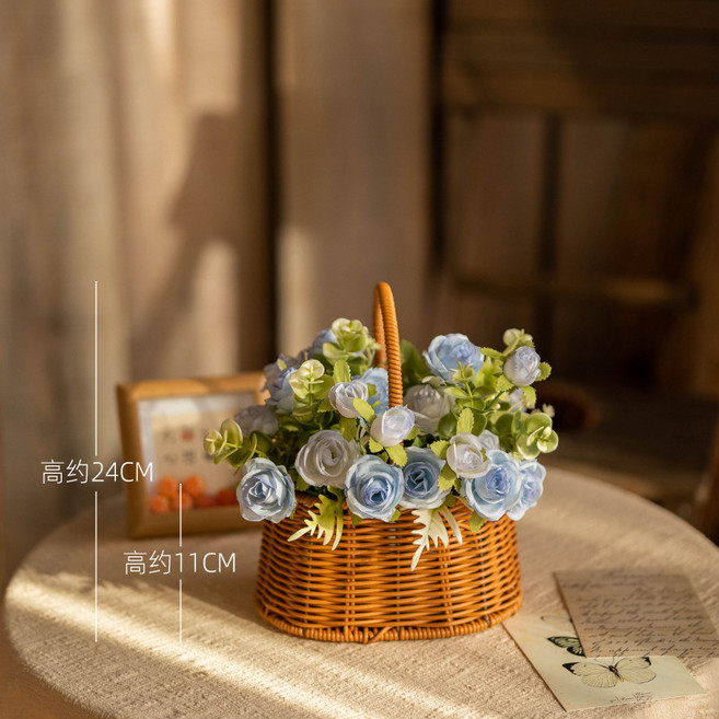 手工草編花籃 田園風客廳裝飾擺件插花籃, 1件, 藍色吉祥玫4束和24CM棕色手提花籃:1