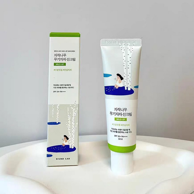 ROUND LAB 白樺樹保濕防曬乳 綠色清爽修護·自然提亮 SPF50+ PA++++, 1個, 綠色清爽修護·自然提亮50ml