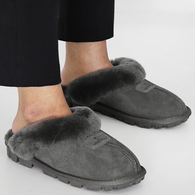 어그 UGG 여성 플러프 예 양털 슬라이드 (1095119-BLK)