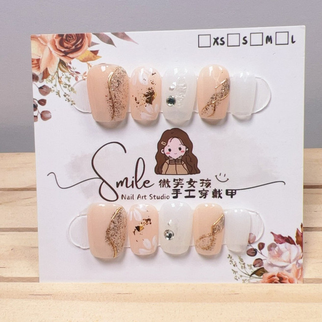Smile 微笑女孩 手工穿戴甲 裸色金箔設計 24片裝 L尺寸