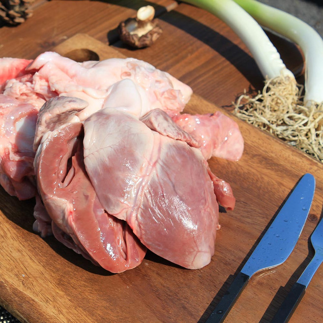 당일도축 국내산 돼지 염통 1마리분 울대포함 돼지심장 순대내장 pig heart, 1개