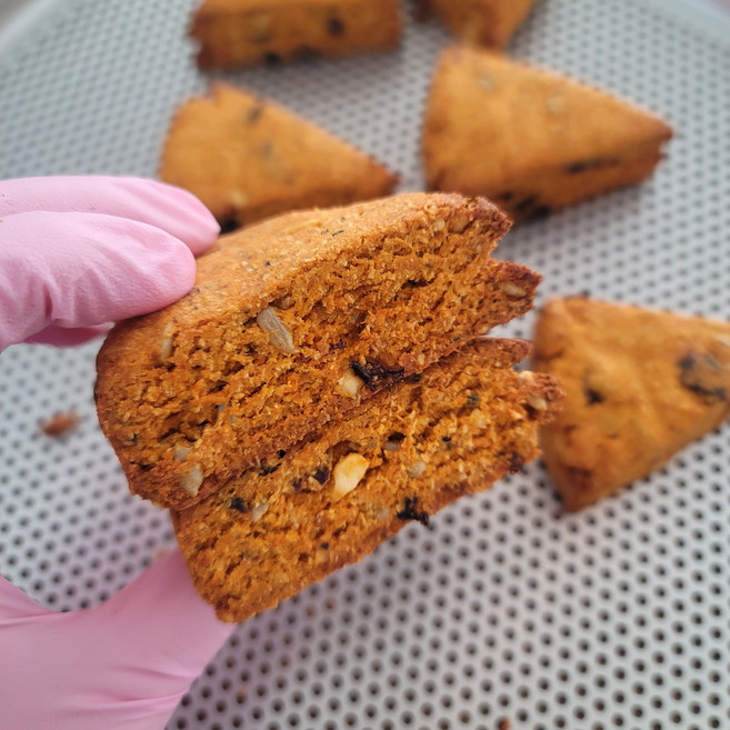 [글루텐프리 비건채식] 토마토바질 현미견과스콘 무설탕 저탄고지 / 비로소현미 / 노팽창제 노밀가루 건강빵 유기농현미, 8개, 40g, 토마토키토스콘(알룰로스2g올리브유3g)