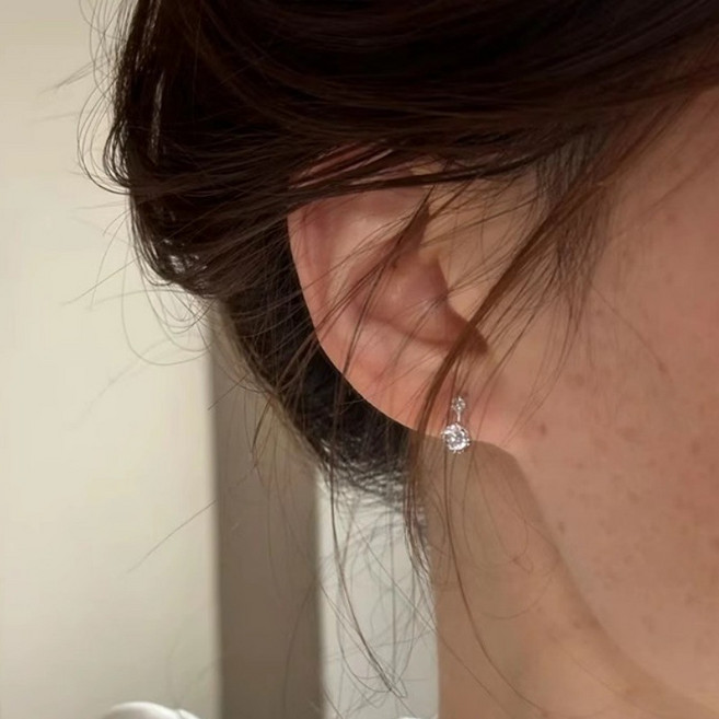 아르니 심플 큐빅 드롭 귀걸이 실버925 여성 데일리 은침 한쌍 e025