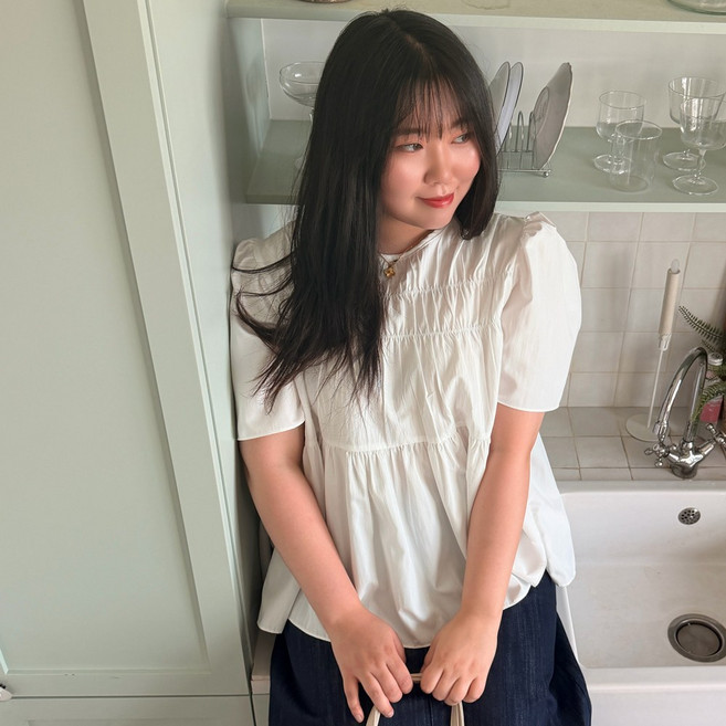 세이지 셔링 플레어 반팔 블라우스