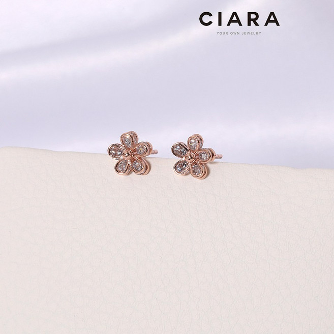 CIARA 14K Vezzano 데이지 플라워 샤이닝 귀걸이(GoldPlated)