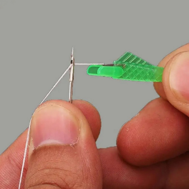 SECRETMALL 바늘 실끼우기 도구 재봉틀 미싱 실끼우개 실꿰기, 2개