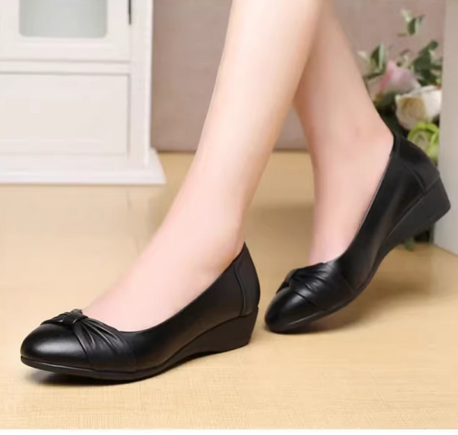 쌍천 엄마 신발 소프트솔 컴포트 봄여름 단화 캐주얼 소프트 가죽 작업화 구두 중장년 여성화 A26031017