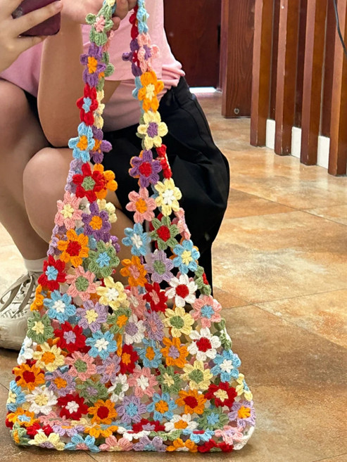 핸드메이드 크로셰 숄더백 울 소재 수제 뜨개질 가방 DIY 플라워 패턴 여름 데일리 여성 가방 편안한 착용감 선물용 추천 독특한 디자인 개성 있는 스타일, 여름 정원 꽃 패키지, 1개