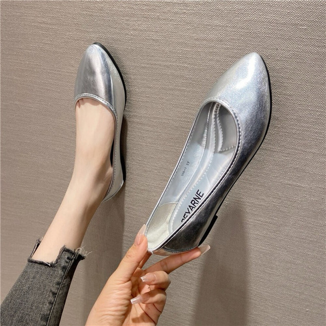 BEYARNE 尖頭平底娃娃鞋