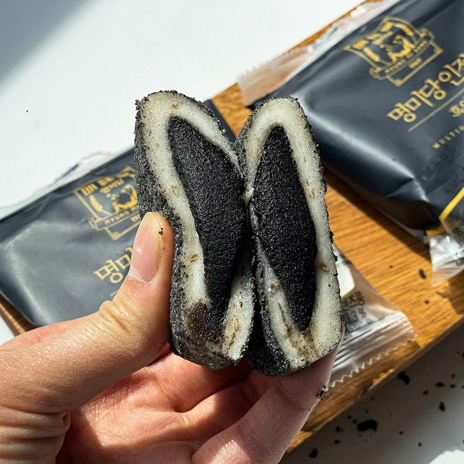 지구오락실 콜라보 명미당 달콤한 흑임자 인절미떡 오메기떡 냉동떡 선물용 답례떡, 2박스