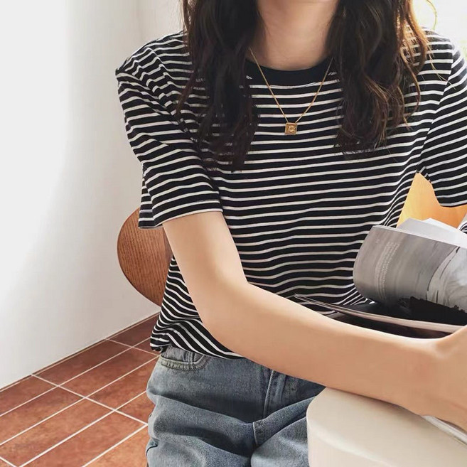흑백 스트라이프 반팔 티셔츠 여 여름 라운드 티 T 반팔 인스 패션 nvduanxiu