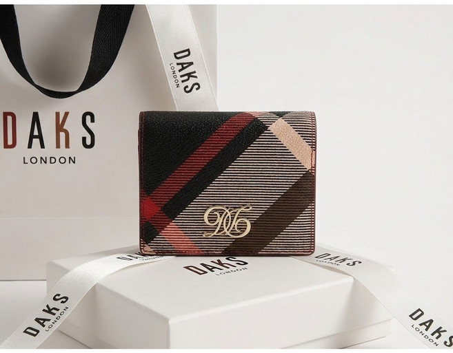 [닥스] 비비드한 골드 로고장식 가죽 여성 카드지갑 (선물포장)