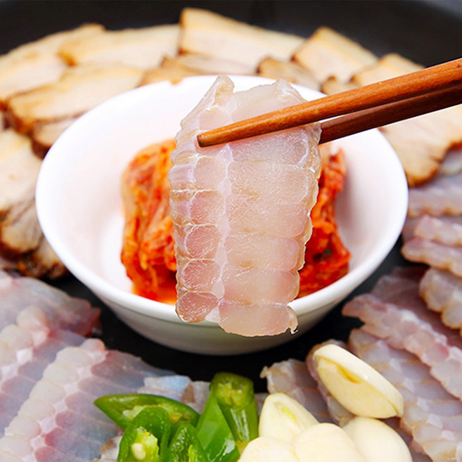전남 목포 홍어 흑산도 홍어 저온숙성 홍어애 회초장 증정, 국내산 홍어 강한맛 500g(한달이상), 1개