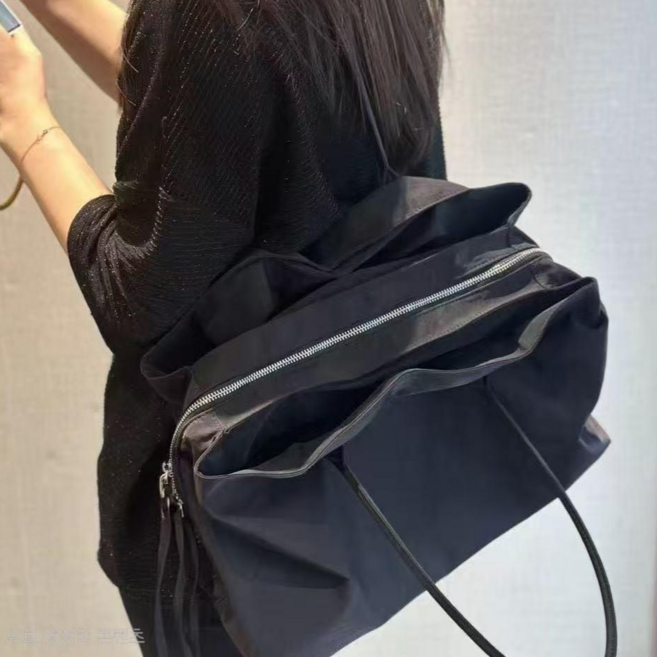 심플하고 가벼운 대용량 수납 멀티포켓 생활방수 나일론 토트백 빅백