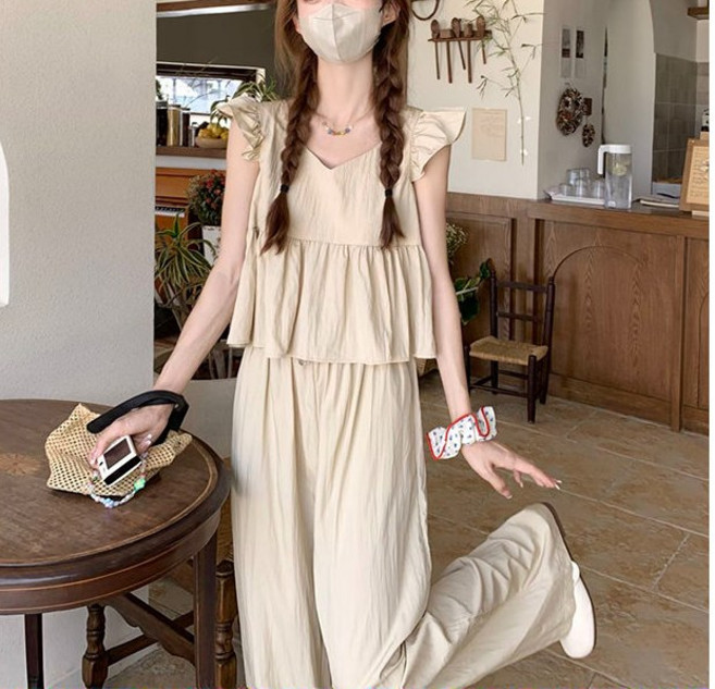 모몰라티 브이넥 민소매 티셔츠 + 밴딩 와이드 팬츠 세트