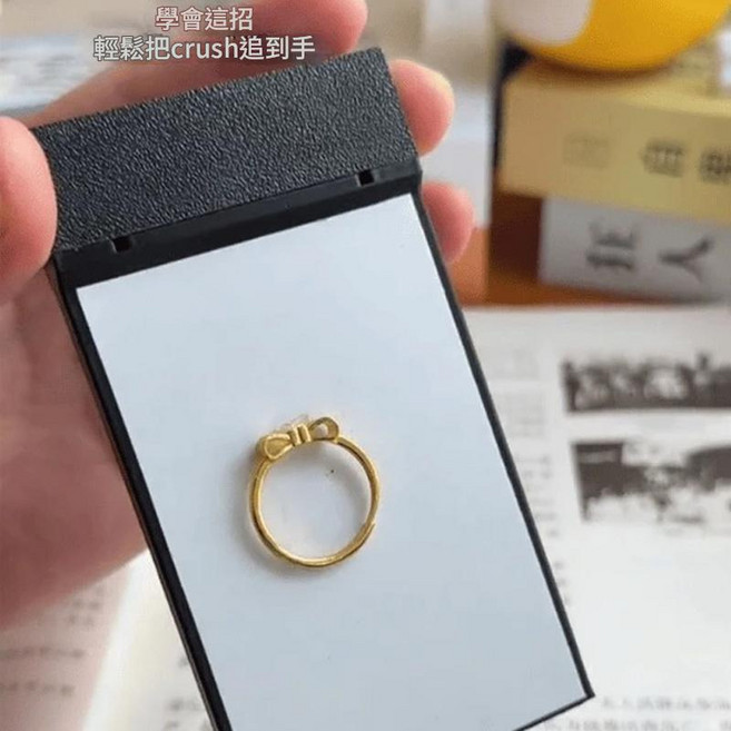 廢物專賣店 旋轉戒指盒 小熊蛋糕禮盒 求婚戒指盒 - 情人節/生日驚喜禮物, 1個, 瞬變畫板(送畫筆)