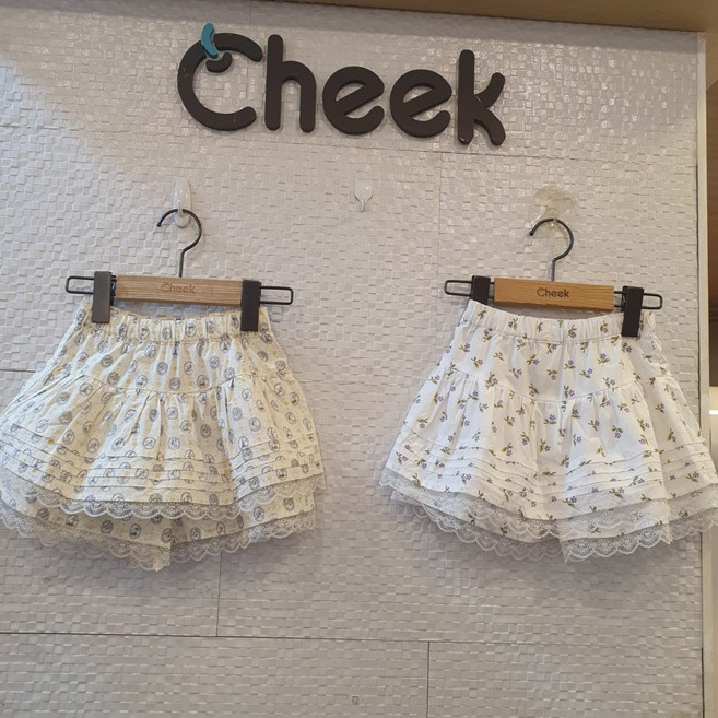 치크 25년 여름신상 #핀턱주름 전판 스커트 치마바지 # 공주님들이 너무 좋아해요~~ CKWH2543G