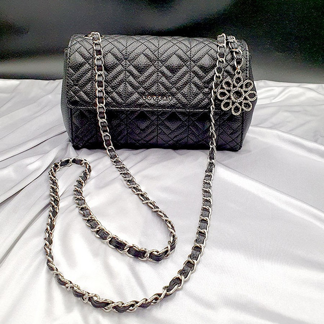 러브캣 체인 퀄팅 팬던트장식 숄더백 크로스백 가방 은피아노