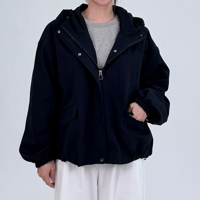 아더 양 포켓 밑단 스트링 후드 야상 점퍼