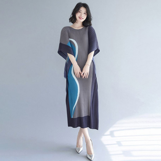 ROYALBELLE 여성 주름 루즈핏 라운드넥 반팔 프린트 빅사이즈 편한 플리츠 롱 원피스 데일리 모던 무드 K040605