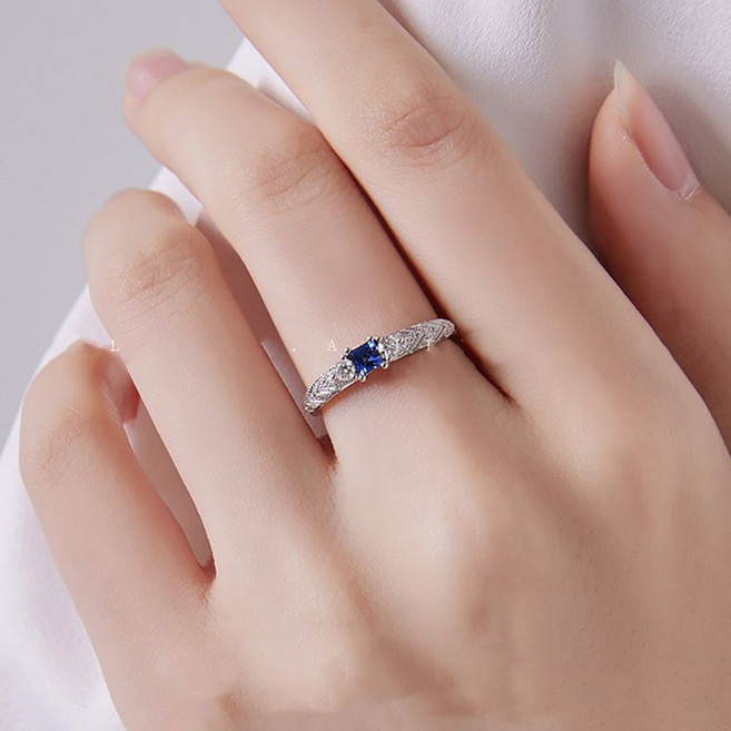 ROYALBELLE 여성 블루 사파이어 포인트 고급 디자인 큐빅 세팅 반지 Z0072939