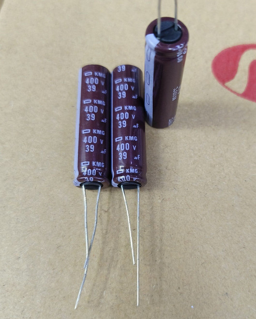 黑金剛電容 400V39UF KMG高頻低阻, 1個