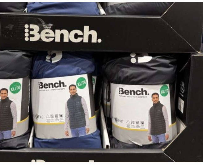 Bench. 男士可收納羽絨背心
