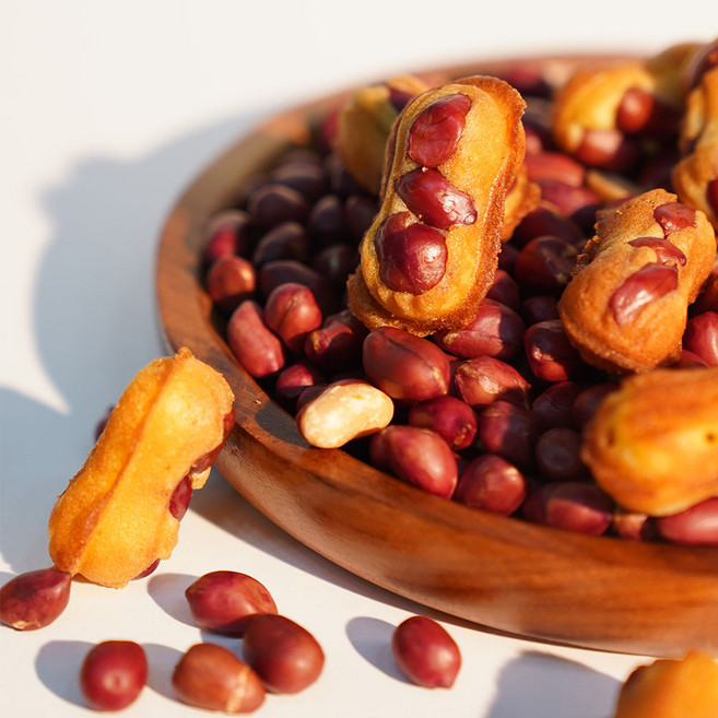 볶은 땅콩을 통으로 넣은 구수한 쌀 땅콩빵 100g, 4개