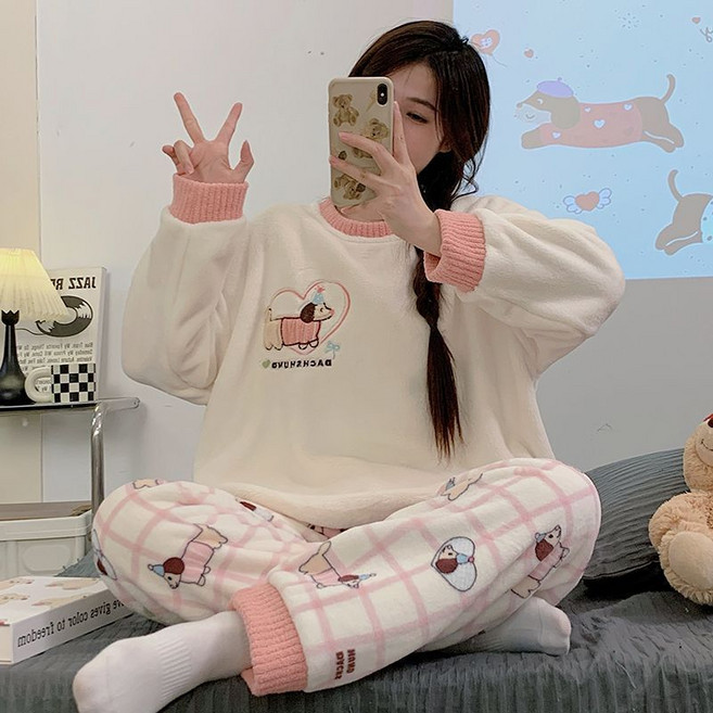 網紅女睡衣秋冬新款保暖套裝珊瑚絨加絨學生大碼居家長款睡袍