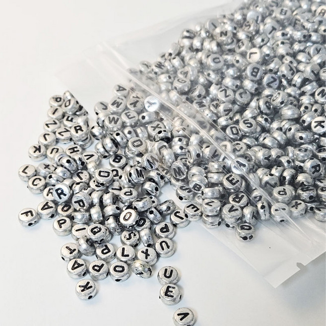 리빙릿 DIY 알파벳 이니셜 비즈 1000개 세트 라운드형 공예재료, 1세트, 실버블랙