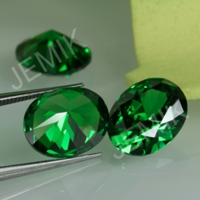 그린 에메랄드 6.00캐럿 천연색 크리스탈 보석 9x11mm 타원형 스리랑카 vvs