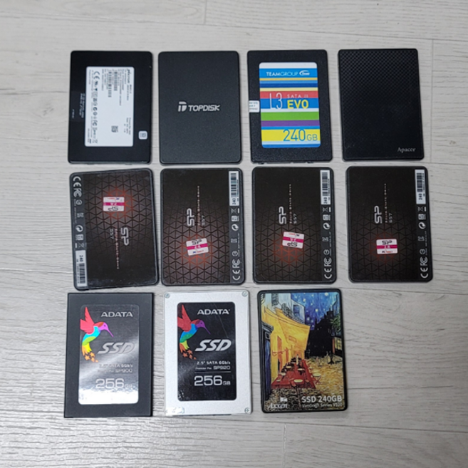 SSD 하드 사타 240~250GB HDD WIN11 깔려있슴 중고 랜덤발송 윈도우11 여려 최신프로그램 설치, 240GB, 개