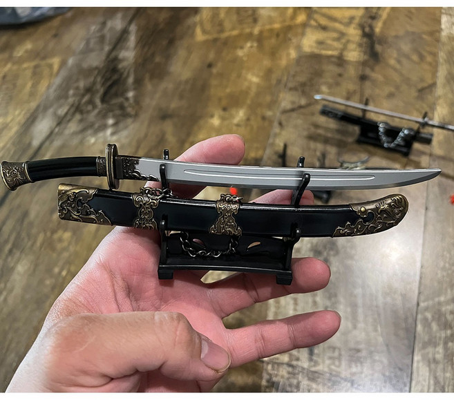 廣隆 三國志 呂布 模型 方天畫戟 擺件 生日禮物 交換禮物 綉春刀+刀架, 1個, 琇春刀+刀架
