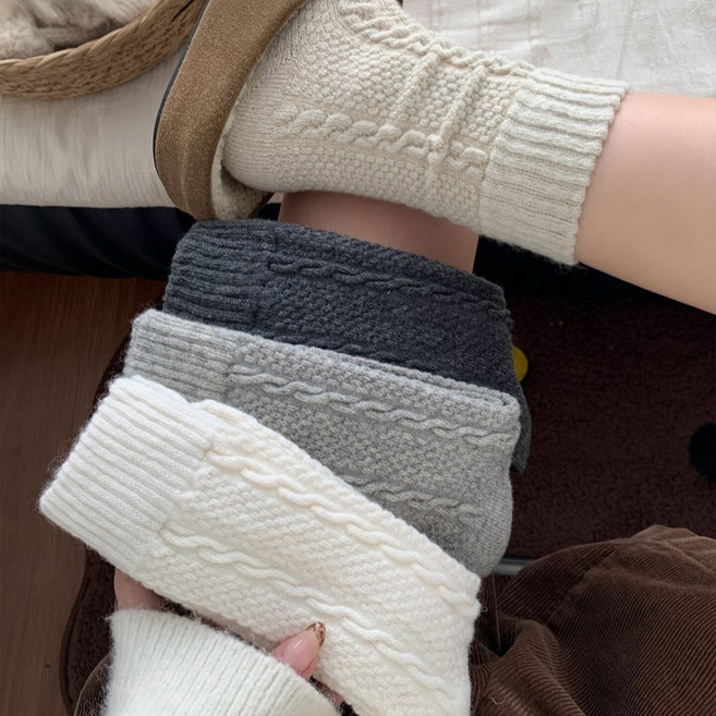 Banjiwu 중통 양말 4켤레 세트