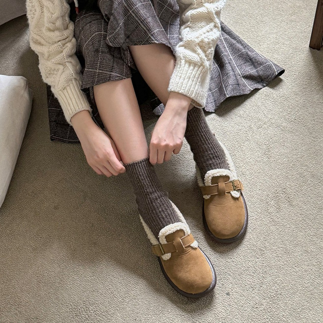 [당일발송] 꼼꼼구두 클랑 버클 스트랩 스웨이드 라운드 통굽 귀여운 양털 로퍼(2.5cm)