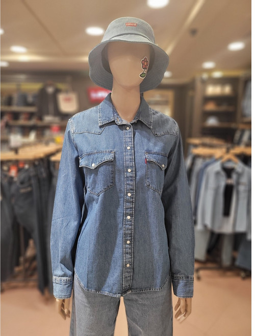 리바이스 무료배송!! 깔끔한 디자인으로 편하게 입는 여성 데님셔츠!! 하나쯤은 필수인 패션템!! LEVI'S 여성 얼티밋 웨스턴 셔츠[NC불광]86832-18