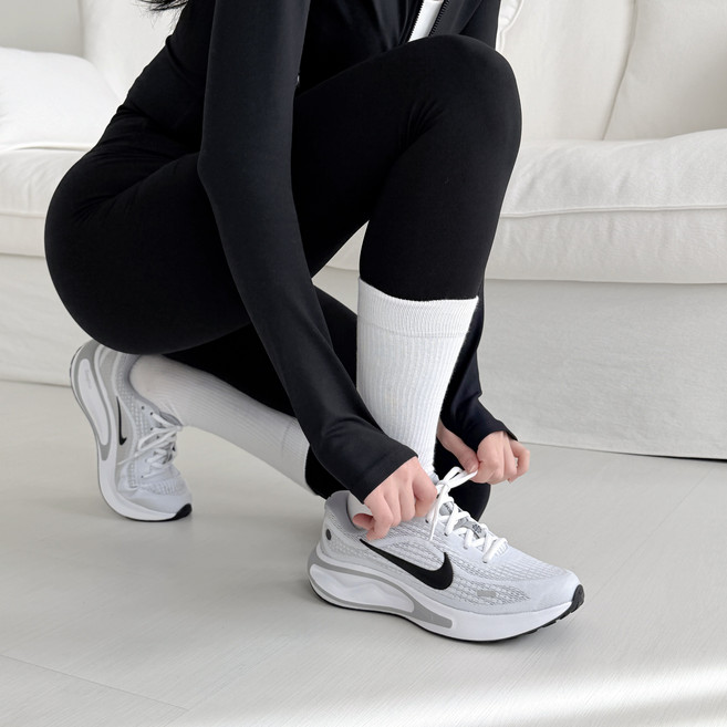 (NIKE 국내정품) 나이키 저니 런 런닝화 남성 여성 커플 운동화 가벼운 데일리 패션 신발 HIGHMAX 증정품